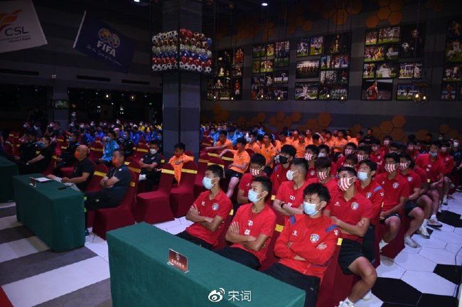第49分钟，布莱顿前场右路进攻，巴莱巴禁区禁区前沿调整一步左脚低射，桑切斯将球没收！